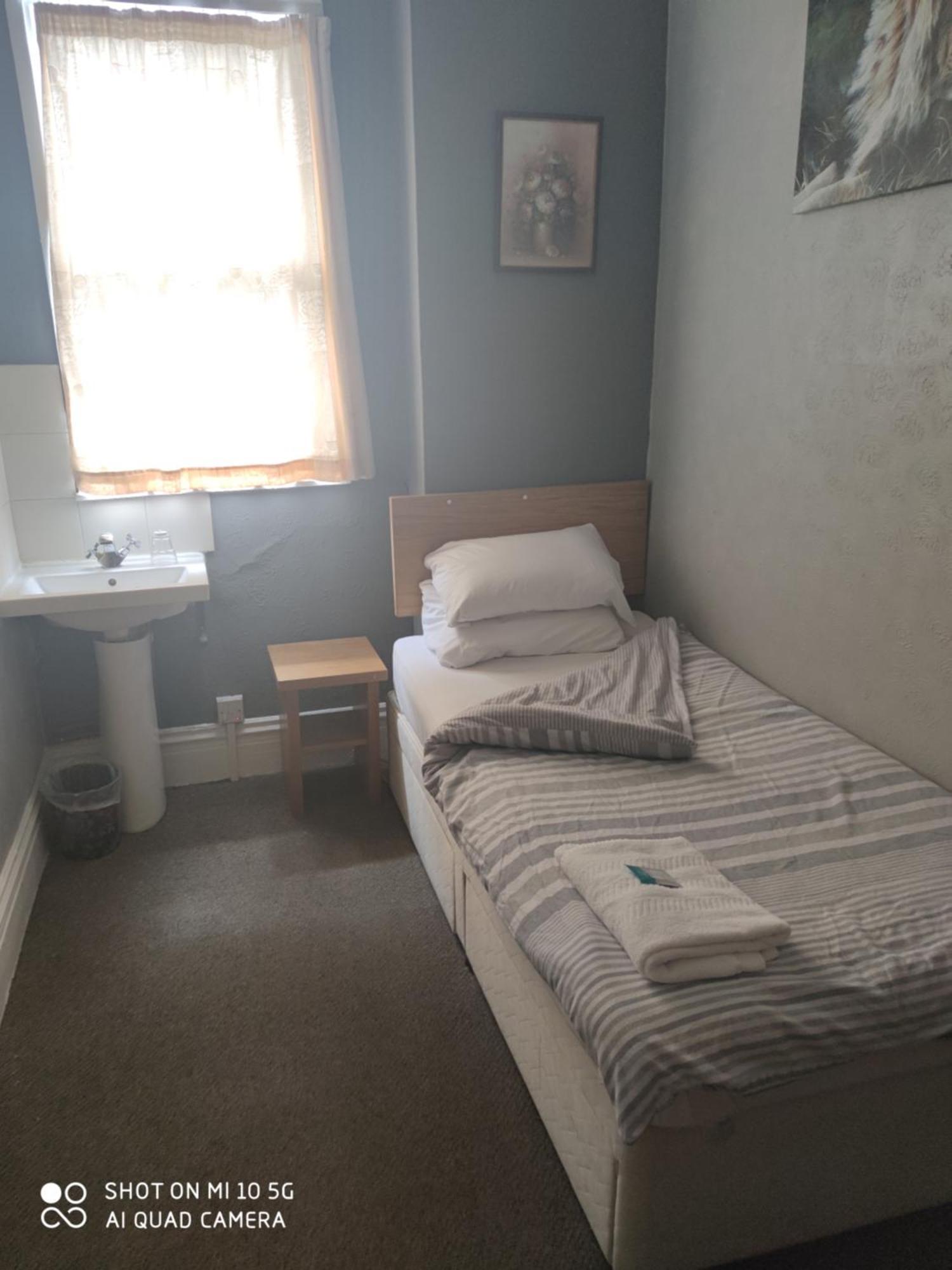 Sussex Guest house Slough